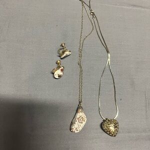 Bundle 3 pieces - vintage Gold and Cream Pendant Necklaces and Earring Set